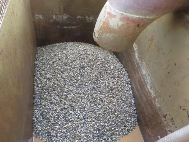Massif filtrant extrait lors de l'air-lift-Pompe à chaleur forage-Forapulse