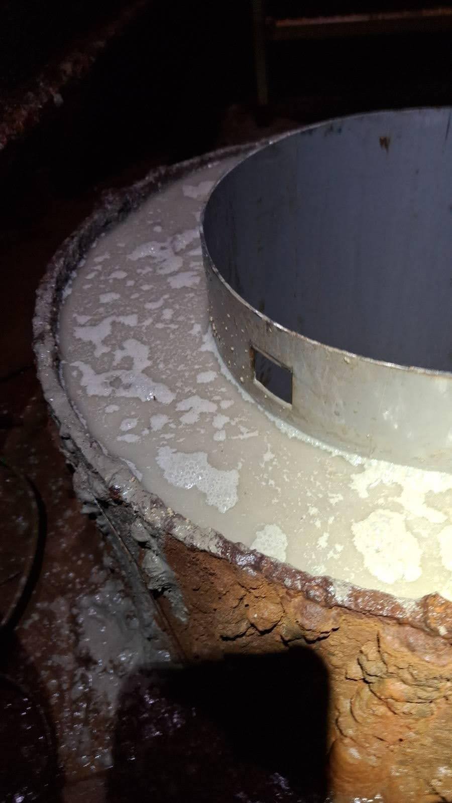 Coulis de ciment en place (laitance) sur chantier de rechemisage avec tube crépiné-Forapulse