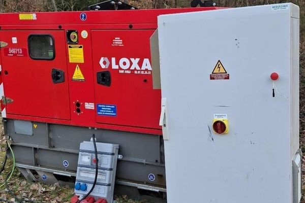 Groupe électrogène pour chantier de réhabilitation de forage d'eau avec tube crépiné -Forapulse